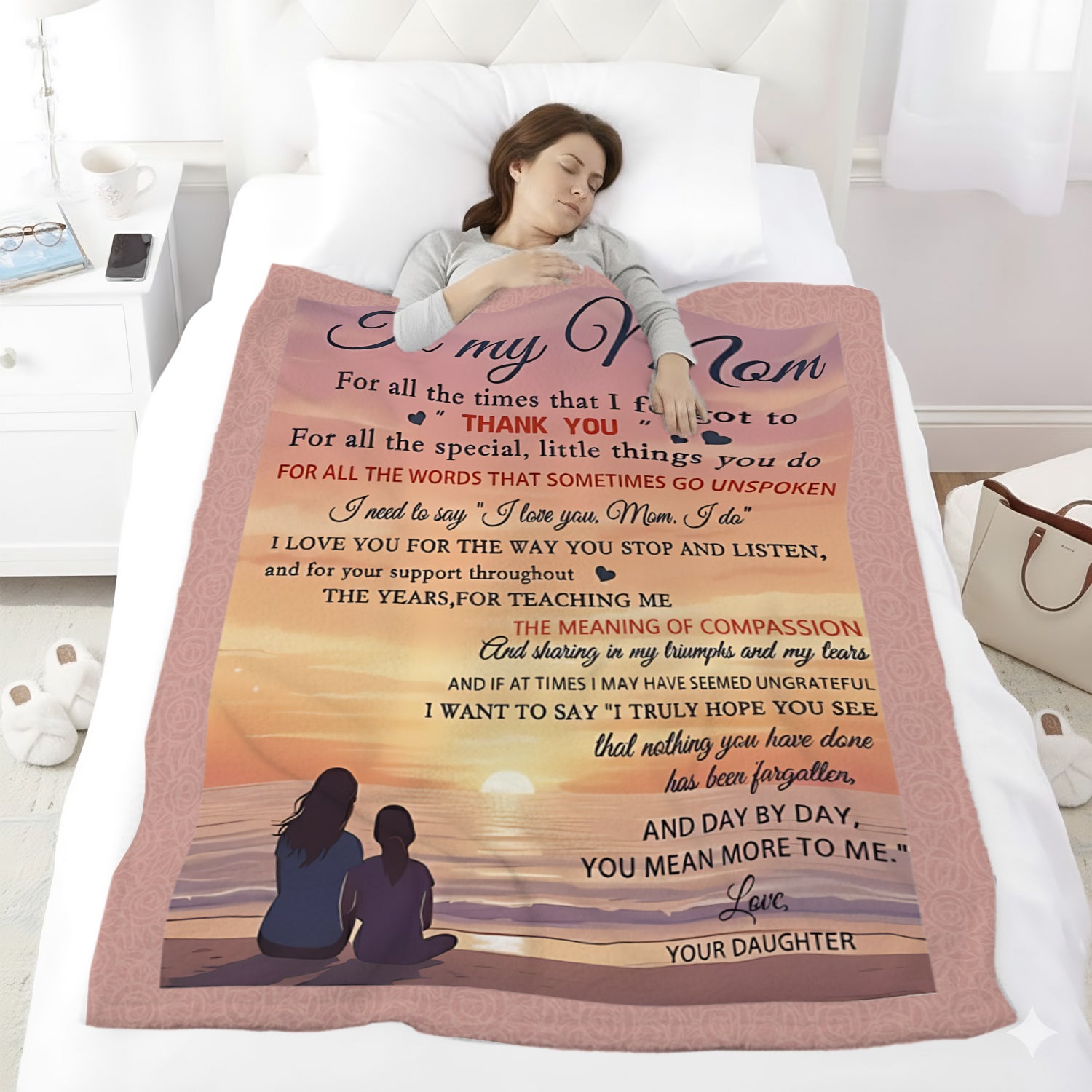 Heartfelt “To My Mom” blanket with sunset design — a cozy Personalized Gift from HerTender.com to remind Mom she’s loved every day.